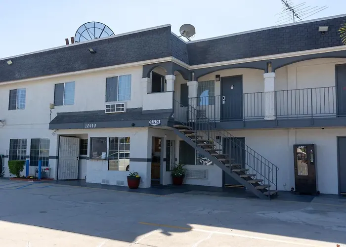 Value Inn Bellflower