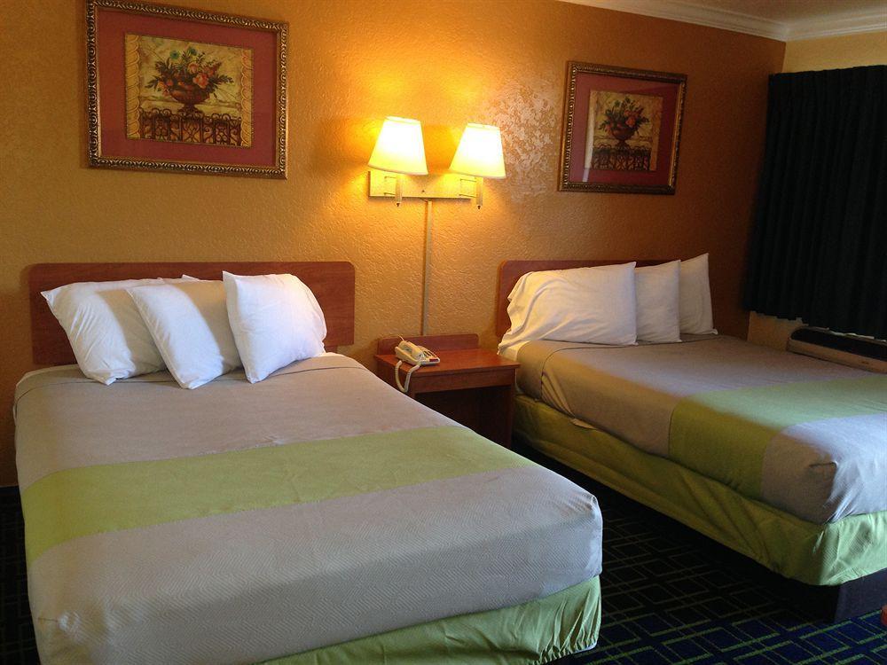 Value Motel Bellflower